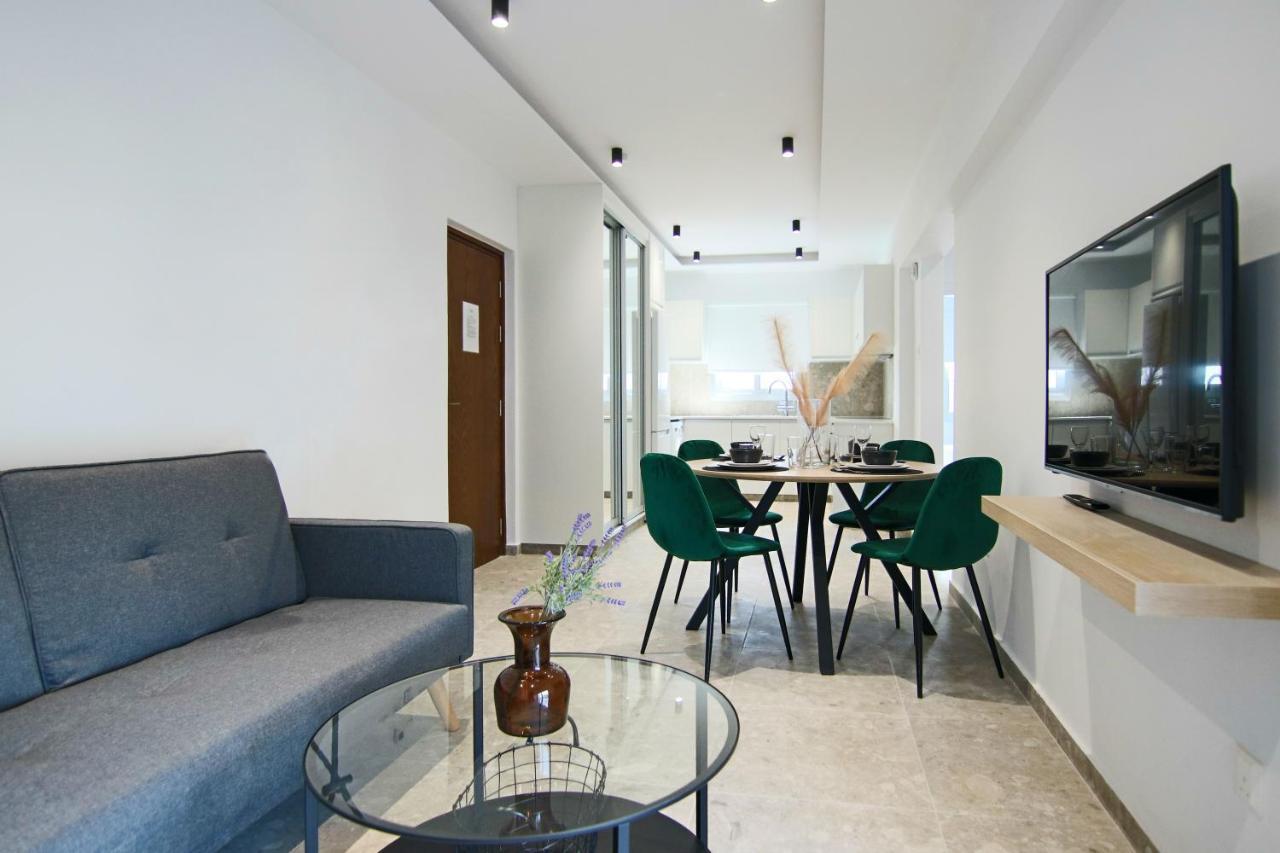 Phaedrus Living: Seaside Luxury Flat Lighthouse 69 Apartment Paphos ภายนอก รูปภาพ
