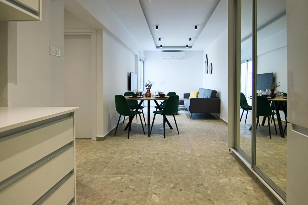 Phaedrus Living: Seaside Luxury Flat Lighthouse 69 Apartment Paphos ภายนอก รูปภาพ