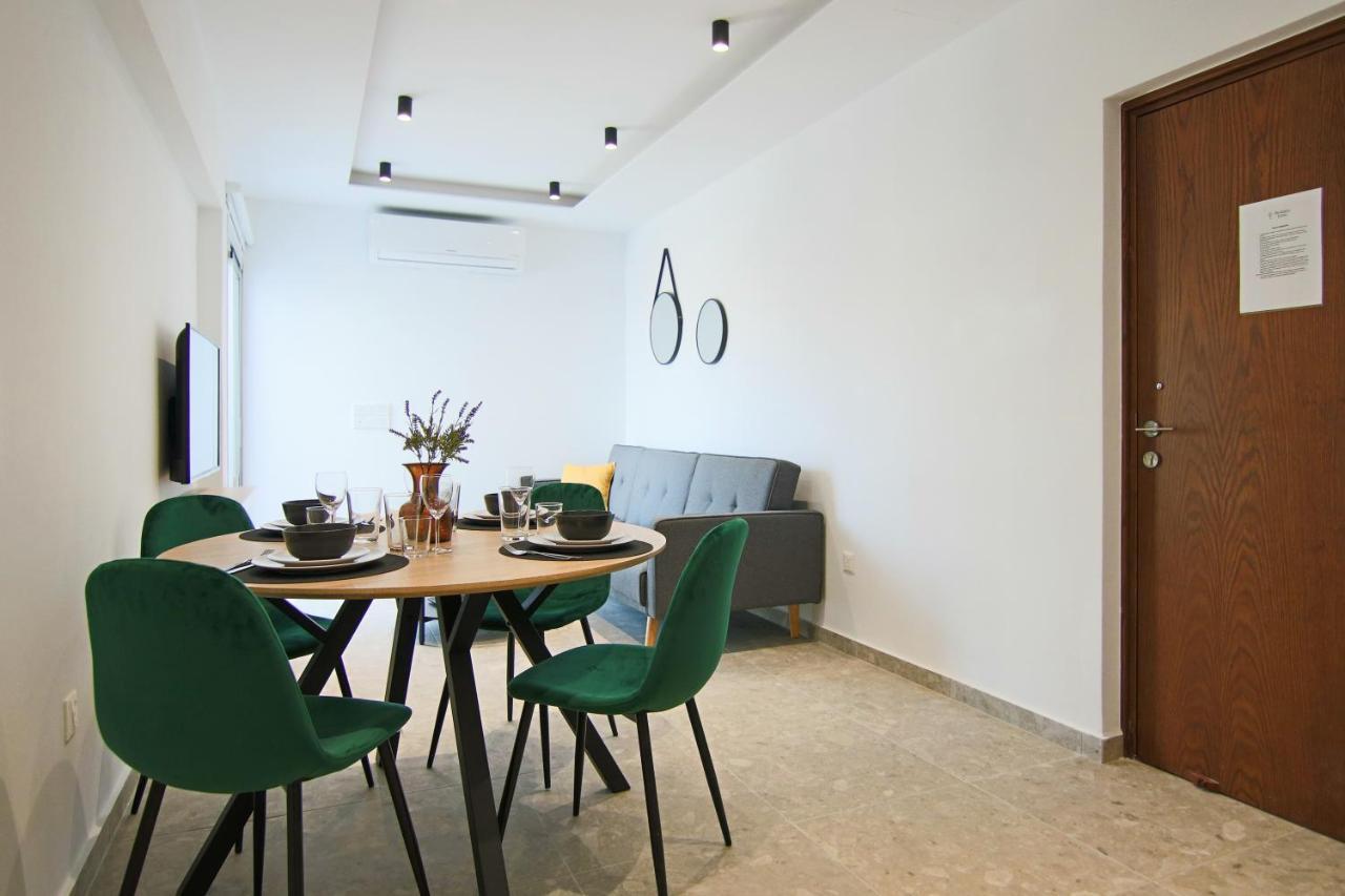 Phaedrus Living: Seaside Luxury Flat Lighthouse 69 Apartment Paphos ภายนอก รูปภาพ